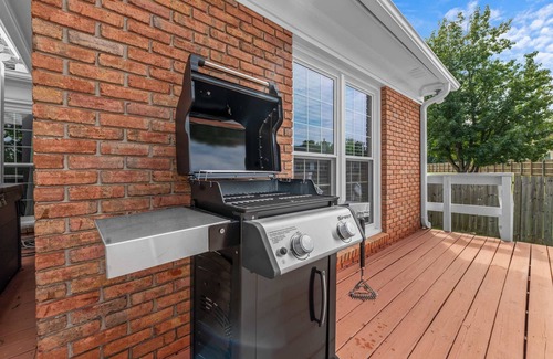 Fortson House | Spacious Columbus 4BR house w/ Deck Near Ft Moore