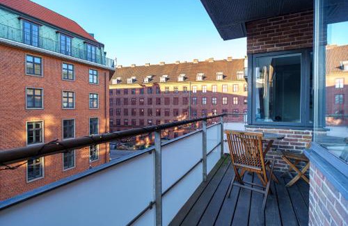 København V Apartment | Spacious & Comfortable Apartment Near Tivoli & Metro