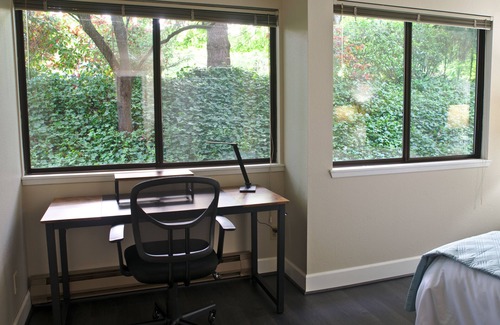 Northwest Bellevue Apartment | Spacious condo in downtown Bellevue