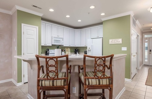 Sunset Island Condo | Spacious condo in Sunset Island! FREE Linen & Towel Package!