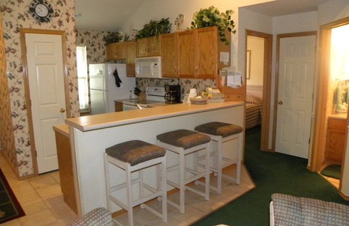Hollister Condo | Spacious Condo on Table Rock Lake - Sleeps 6
