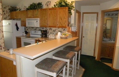 Hollister Condo | Spacious Condo on Table Rock Lake - Sleeps 6