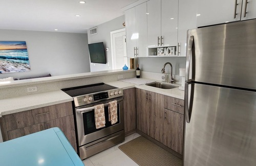 Surfside Apartment | Spacious Condo on the Beach!