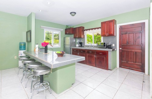 Gibson Bight Apartment | Spacious condo unit in west end paradise!