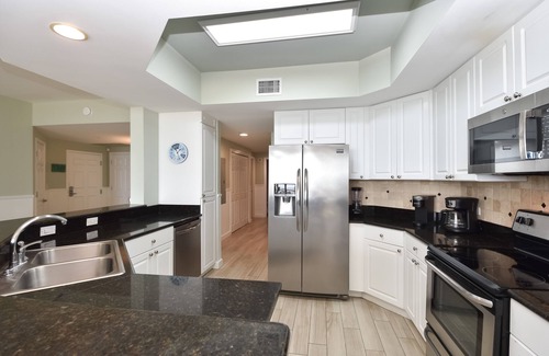 Fort Walton Beach - Destin Condo | Spacious Condo w/Large Balcony & Free Beach Service in Central Destin! 🐚🌴🌊