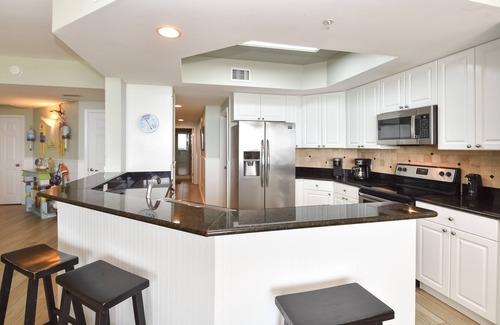 Fort Walton Beach - Destin Condo | Spacious Condo w/Large Balcony & Free Beach Service in Central Destin! 🐚🌴🌊