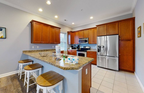 Rehoboth Beach Condo | Spacious condo w/pool, walk to ocean and dining