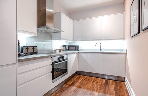 Soho Apartment | Spacious & Contemporary Apartment in Soho