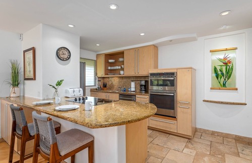 Kaanapali Condo | Spacious Corner Unit with Premium Upgrades & Large Lanai: Maui Eldorado B206