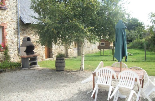 Le Valdecie Cottage | Spacious Cottage in Bricquebec-en-Cotentin: BBQ, Garden, WiFi, Fireplace, Pets OK