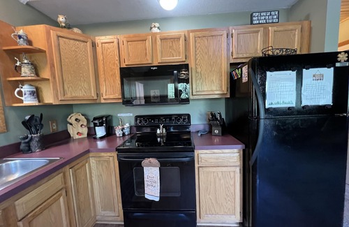 Clare County Cottage | Spacious cottage near the Leota trail head!