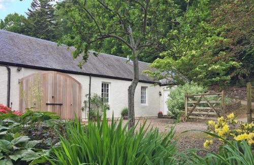 Crieff House | Spacious cottage - walk to Crieff
