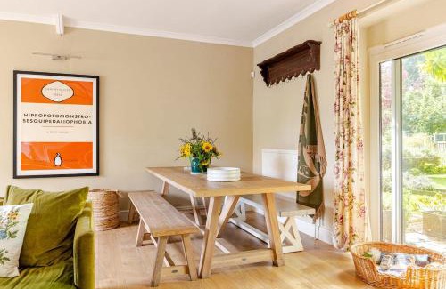 Bradford-on-Avon Apartment | Spacious Country Cottage Sleeps 7 Near Bath Fire Pit Dog Friendly