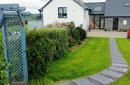 Rosscarbery Villa | Spacious countryside split-level house
