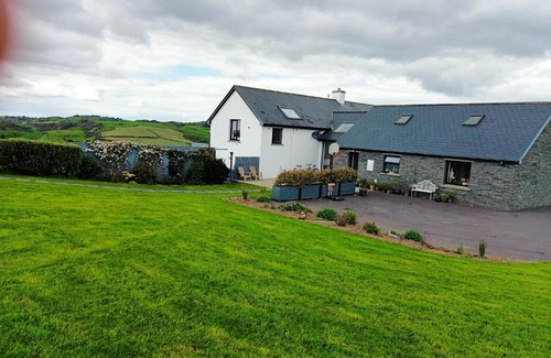 Rosscarbery Villa | Spacious countryside split-level house