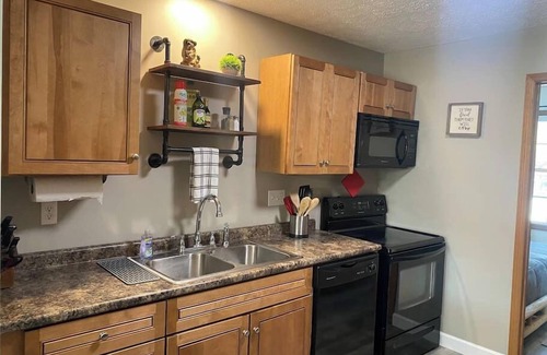 Snowshoe House | Spacious & cozy! Perfect for large family /group!