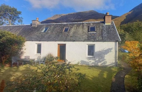 Arnisdale Cottage | Spacious croft cottage in Scottish Highlands