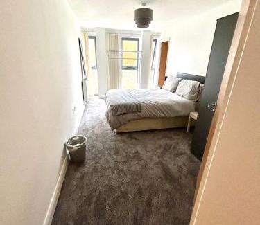 Selhurst Apartment | Spacious Croydon Flat