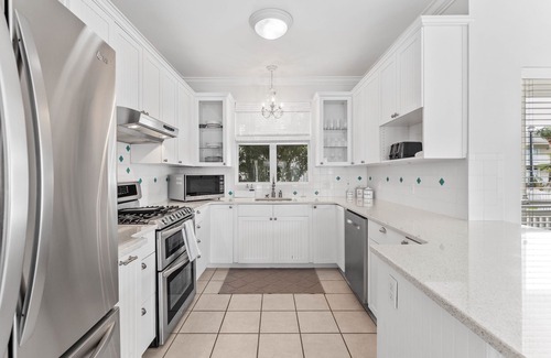 Clipper Cove House | Spacious Crystal Beach Home w/2 Master King Suites, Pool Access, Walk to Beach, Pet Friendly!
