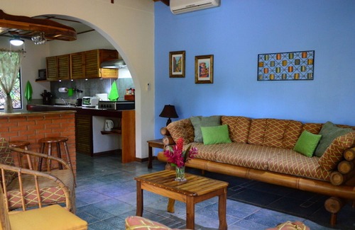El Cerro Condo | Spacious Deluxe Apt with Refreshing Pool & Tropical Gardens