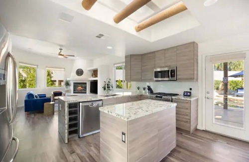 Bermuda Dunes House | Spacious Desert Retreat Perfect for Groups/Family