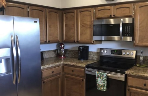 Central Scottsdale Condo | Spacious desert retreat Luxurious Raquet Club Gated Community- Tennis,pools&more