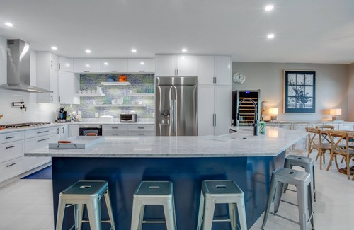 Indian Shores House | Spacious, Direct Beach Front 6-Bedroom House in Peaceful Indian Shores
