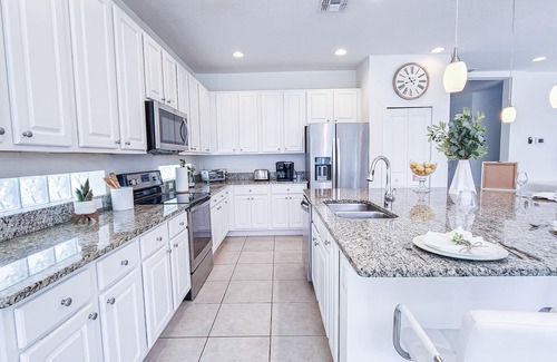 Kissimmee House | "Spacious Disney Getaway: Private Pool, Game Room, and BBQ for the Whole Family"