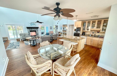 Cape San Blas House | Spacious dog-friendly home with community pool, deck, & WiFi - minutes to beach
