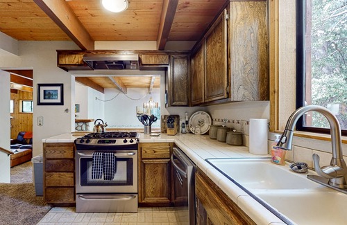 Fern Valley Cabin | Spacious dog-friendly cabin with creek & mountain views