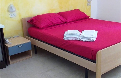 Pineto Bed & Breakfast | Spacious double room by the sea