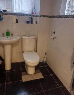 Waddon House | Spacious Double Room