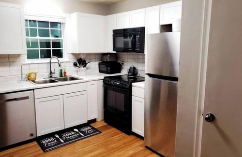 Lithia Springs House | Spacious Douglasville/Lithia Springs Retreat: 5BR, 3BA for Families or Business