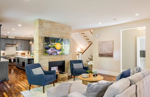 Whittier House | Spacious Downtown Gem, Steps to Pearl St Mall & CU