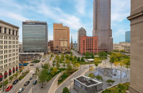 Downtown Cleveland Apartment | Spacious Downtown Sq Stadium, Casino, R&R HoF!