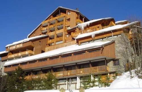 Meribel Centre Apartment | Spacious Duplex for 10 in Méribel Centre, Near Slopes & Shops