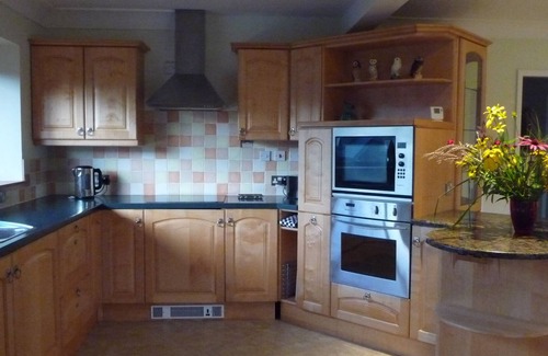 Windermere House | Spacious, Easy Walk to Windermere or Bowness, Large Garden, Off Street Parking