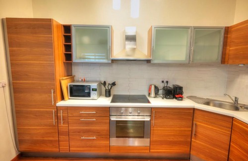 Pieta Apartment | Spacious & elegant 2 bedrooms, 2 bathrooms DBOR1-1