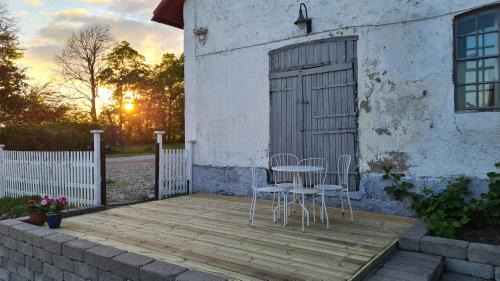Lilla Beddinge Apartment | Spacious & elegant apartment in a stable at Kvarnviks Gård