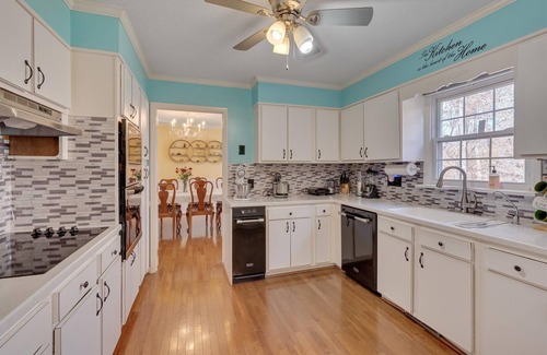 High Point House | Spacious Estate - Pool, Games, Karaoke, Sleeps 16!