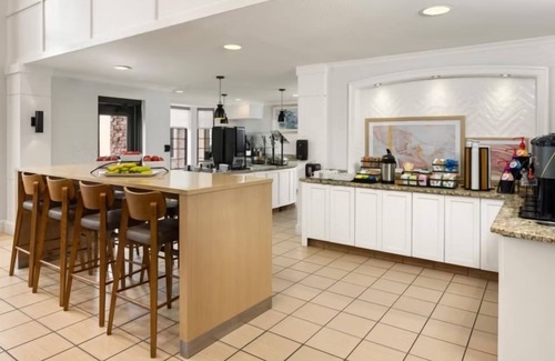 West Bloomington House | Spacious Extended Stay in Bloomington – Great for Families, Business & Shopping