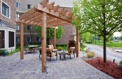 West Bloomington House | Spacious Extended Stay in Bloomington – Great for Families, Business & Shopping
