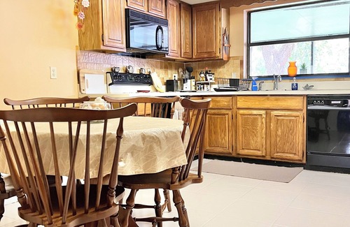 Inverness House | Spacious family friendly pool home
