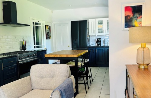 Belfast House | Spacious family-friendly & pet-friendly Victorian home in bustling east Belfast