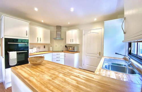 Tarbert Villa | Spacious Family Friendly Villa, Big Garden, SkyQ