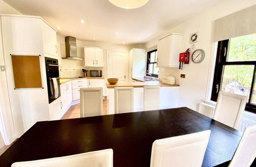 Tarbert Villa | Spacious Family Friendly Villa, Big Garden, SkyQ