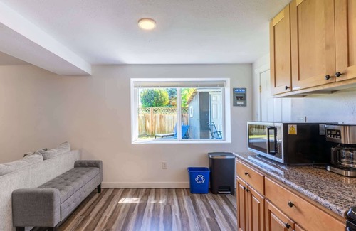 South Park House | Spacious Family-Friendly 2BR Suite in South SEA