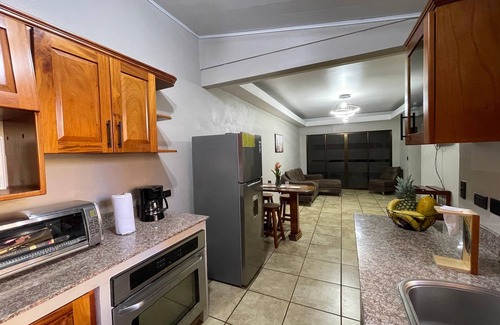 El Cerro House | Spacious Family Friendly Vacation House with a Garden. Close to the Beach!