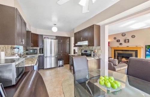 Ottawa Division House | Spacious Family Home Close to Downtown- King Bed-