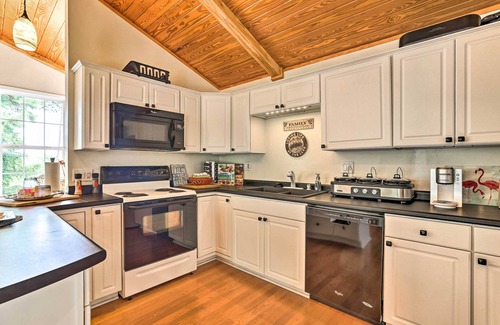 Calhoun County House | Spacious Family Home on Lake Marion w/Boat Ramp!